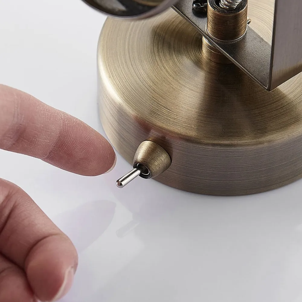 Lindby væglampe Anze, 10 m, antik messing, afbryder