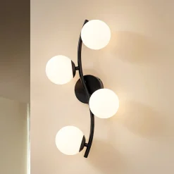 væglampe Josiana, opal/sort, 48 cm, kugle, glas^Lindby Hot