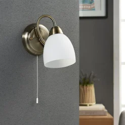 væglampe Mael, højde 20 cm, antik messing, trækkontakt^Lindby Clearance