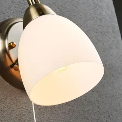 væglampe Mael, højde 20 cm, antik messing, trækkontakt^Lindby Clearance