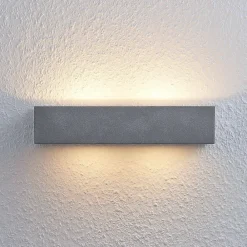 væglampe Nellie, grå, beton, 35,3 cm bred^Lindby Online