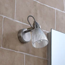 væglampe til badeværelset Kara, 21 cm høj, glas, IP44, G9^Lindby Outlet