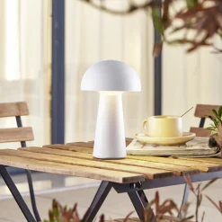 Lindby Zyre LED genopladelig bordlampe, hvid, IP44, touchdæmper