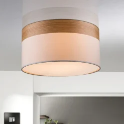 Globo Loftlampe Libba med afstand i cremefarvet træ