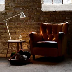 Louis Poulsen NJP bordlampe fod 2.700 K hvid