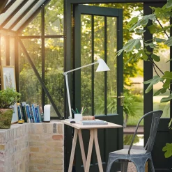 Louis Poulsen NJP bordlampe fod 2.700 K hvid