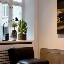 Louis Poulsen Arbejdsrum/Kontor>NJP bordlampe, fod, 3.000 K mørkegrå