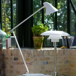 NJP bordlampe, fod, 3.000 K mørkegrå^Louis Poulsen Discount