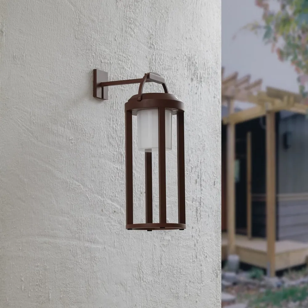 Lucande 2-i-1 LED-solcelle-væglampe Tilena, rustfarvet, rund, aluminium