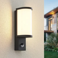 Lucande Jokum udendørs LED-væglampe, IP54, sensor