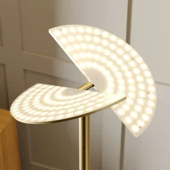 LED-gulvlampe Anniki, messing, justerbar, dæmpbar^Lucande Clearance