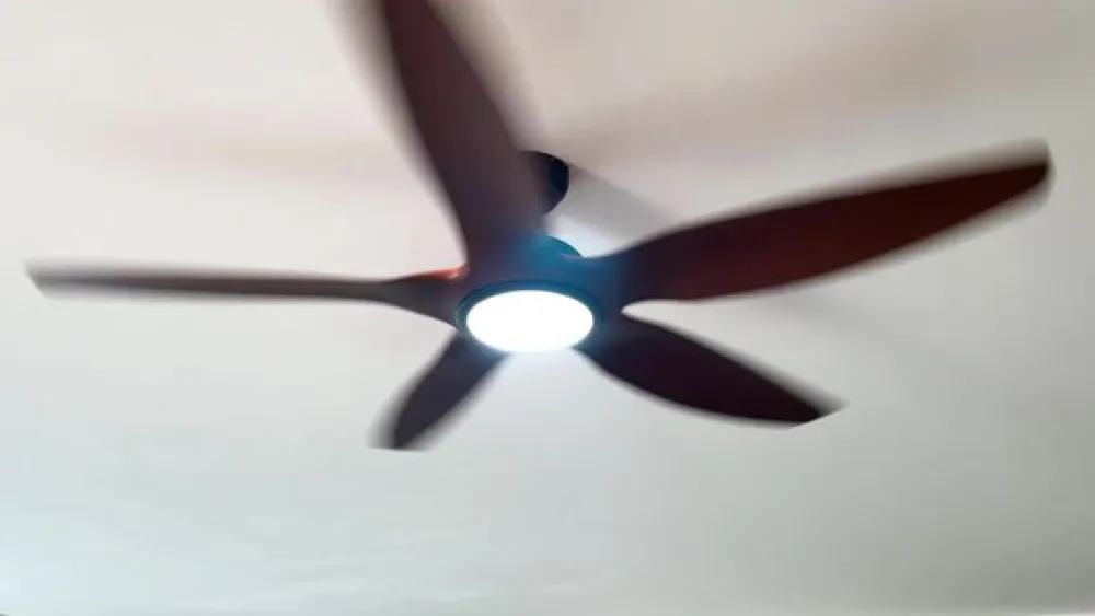 Lucande LED-loftventilator Omendo, sort, DC, støjsvag, CCT