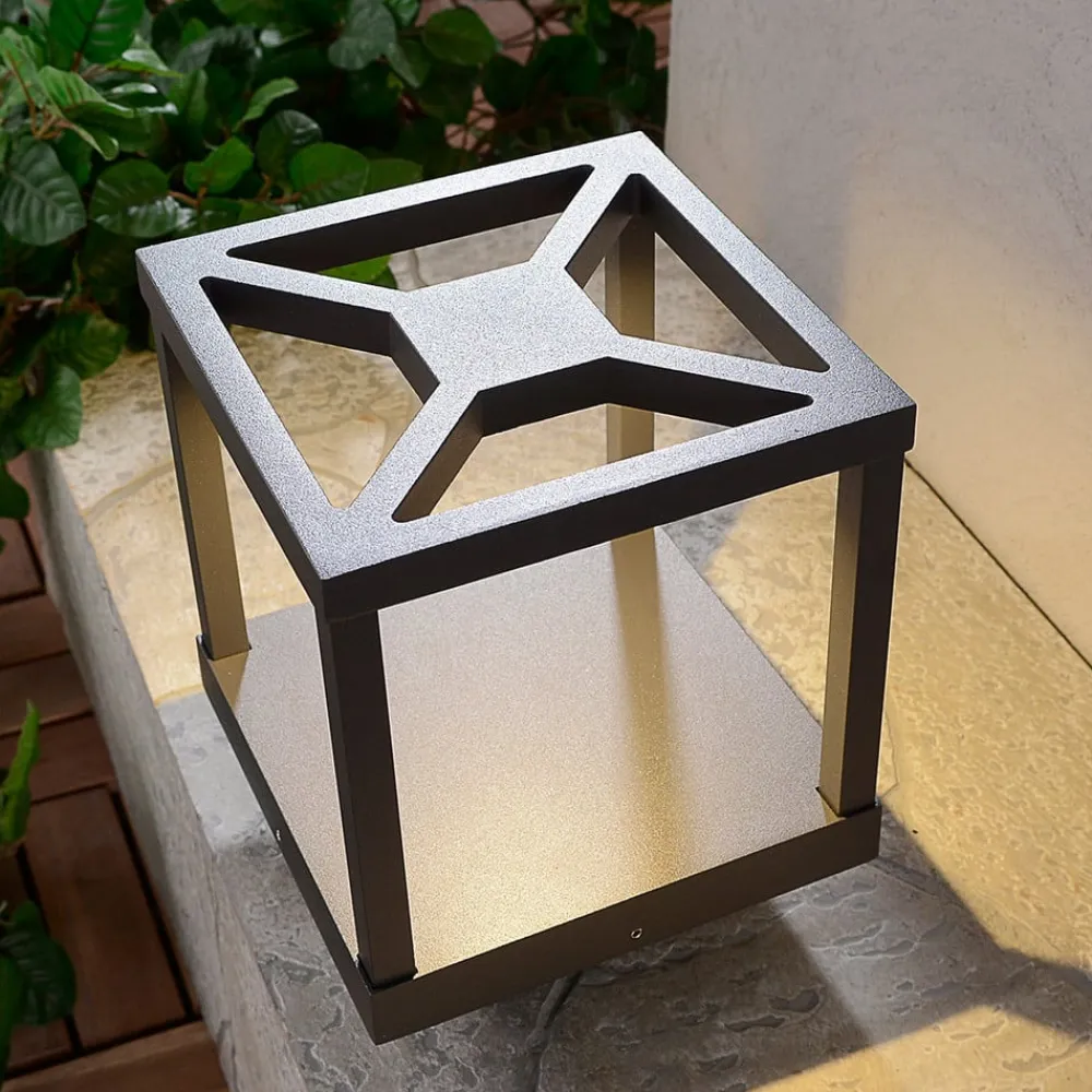 Lucande Terrassebelysning>LED-sokkellampe Lealan, sort, metal, 23 cm, IP54