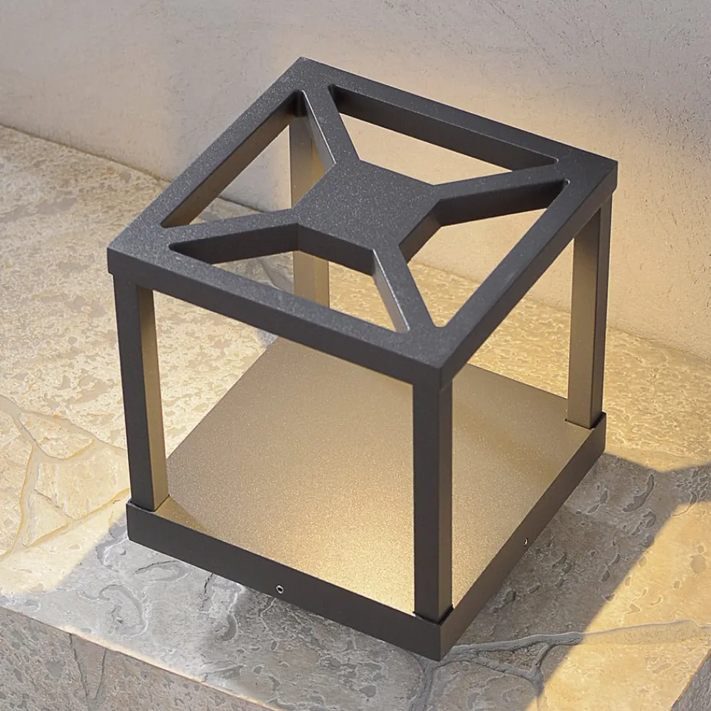 Lucande Terrassebelysning>LED-sokkellampe Lealan, sort, metal, 23 cm, IP54