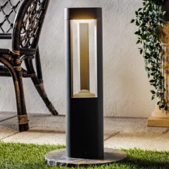 Lucande LED-sokkellampe Pirron, 50 cm, trekantet, IP54