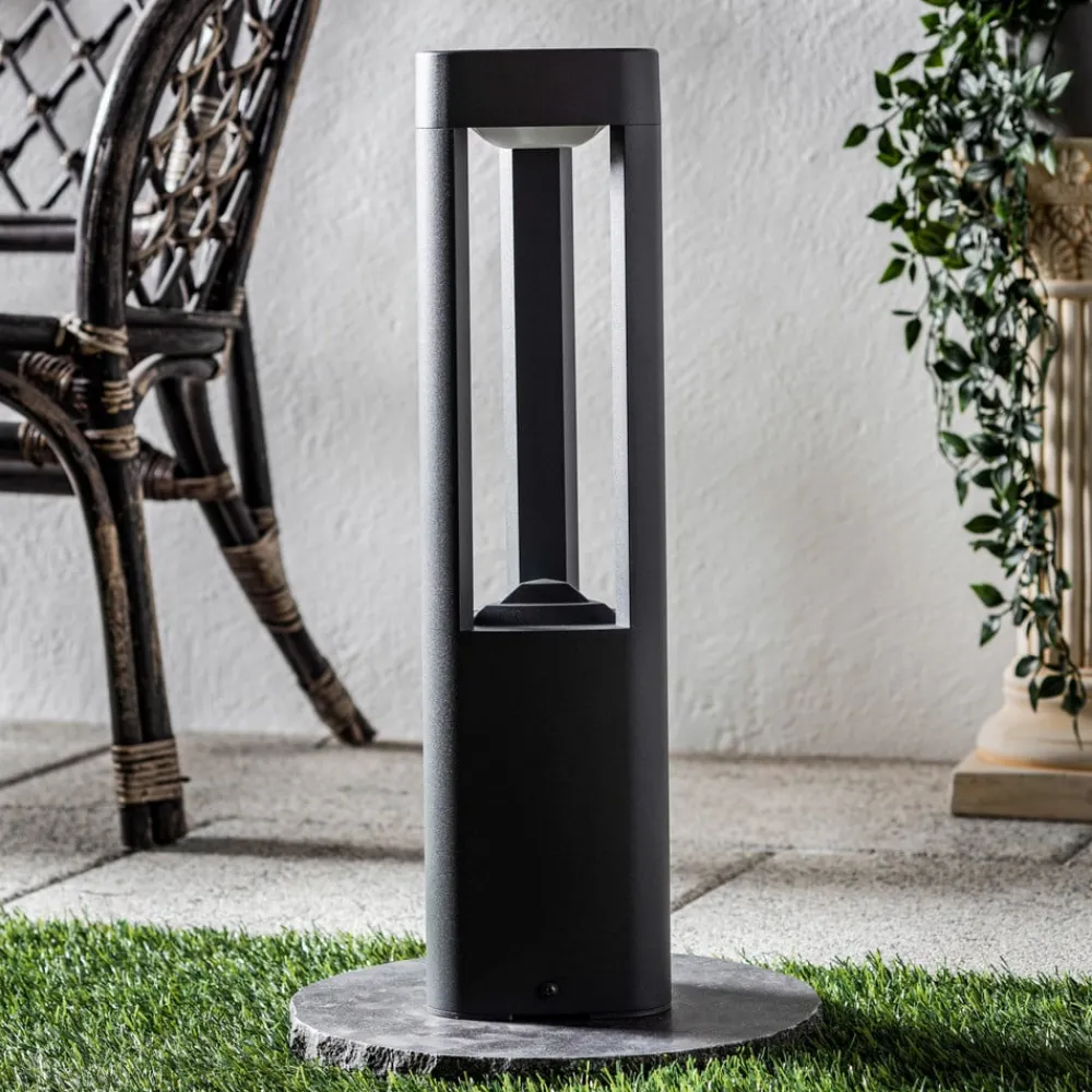 Lucande LED-sokkellampe Pirron, 50 cm, trekantet, IP54