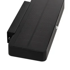 Lucande LED-solcelle-væglampe Tavon, kantet, sort, sensor