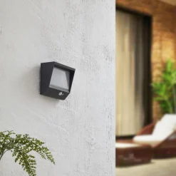 Lucande Solcelle Lampe Med Sensor|Væglamper>LED-solcellevægslampe Dava, 14 cm høj, aluminium, sensor