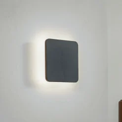 Lucande LED-væglampe Elrik, sort, 22 cm høj, metal