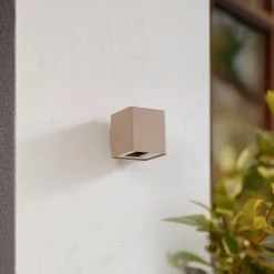 Lucande udendørs LED-væglampe Aaron, beige, IP54, op/ned