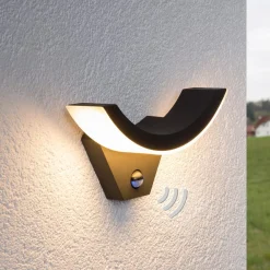 Lucande udendørs LED-væglampe Halv, sensor, antracit, IP54