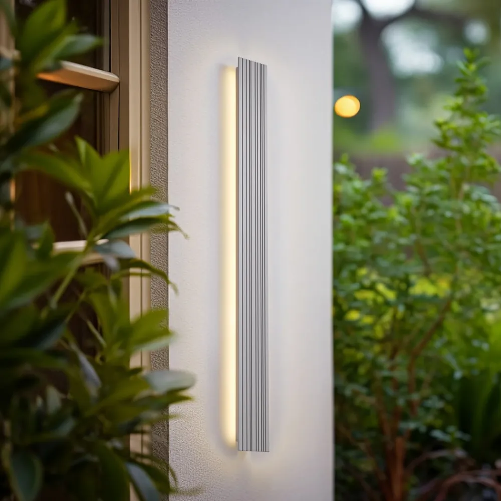 Lucande udendørs LED-væglampe Melira, længde 100 cm, grå