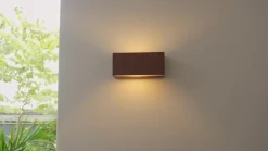 Lucande udendørs væglampe Bente, rustfarvet, bredde 25 cm, IP54