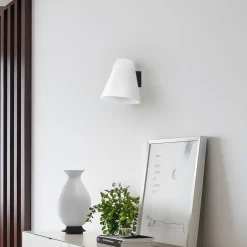 Lucande væglampe Timido, hvid/sort, glas, 16,5 cm høj