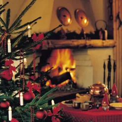 Konstsmide Christmas Lyskæde til træ, med 16 lys, 9,1 m, delbart stik