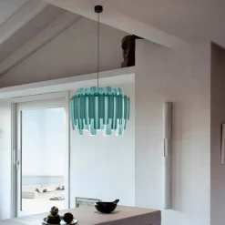 LZF Maruja pendellampe i træ, blå^LZF LAMPS Online