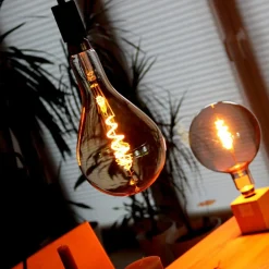 Müller Licht white LED-pære E27 4,9 W guld^tint Best