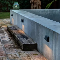 FARO BARCELONA Væglamper>Must udendørs LED-væglampe, kantet, bredde 9,6 cm