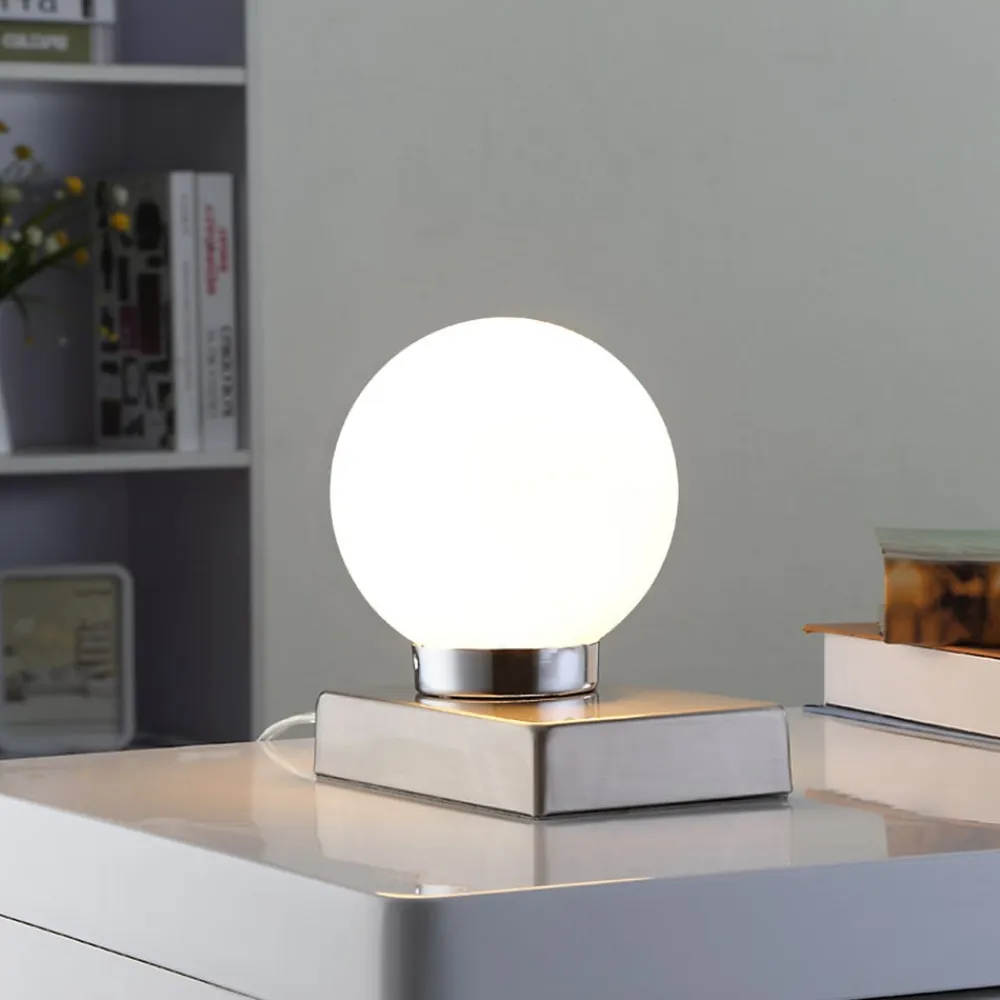 Naomi bordlampe med glaskugle^Lindby New