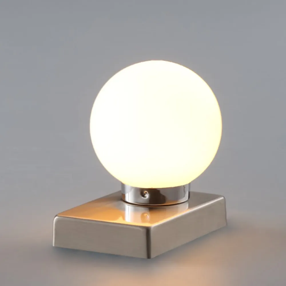 Naomi bordlampe med glaskugle^Lindby New