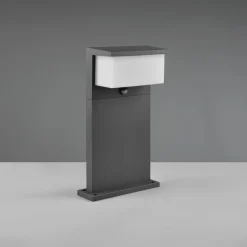 Nestos LED-piedestallampe med bevægelsessensor, IP54^Trio Lighting Clearance