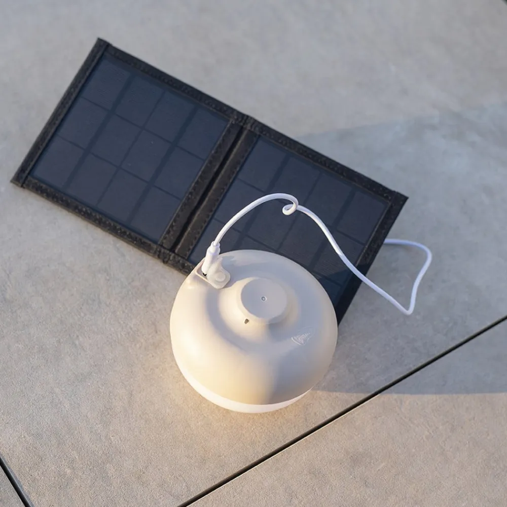 Newgarden Cherry LED-dekolampe med solcelle, hvid