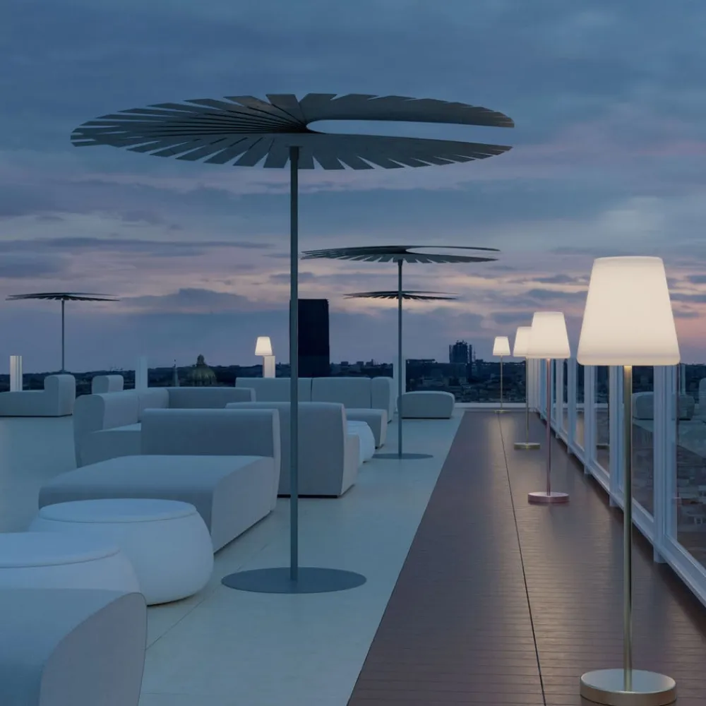 Newgarden Lola Slim 120 gulvlampe med solceller antracit