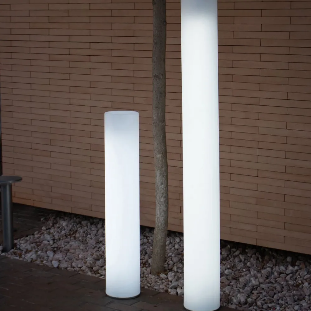 Newgarden vejlampe Fity, højde 160 cm, 6.500 K