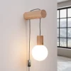 SOLLUX LIGHTING Væglamper>Nimbi væglampe, lyst træ, højde 67 cm, træ/glas