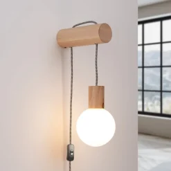SOLLUX LIGHTING Væglamper>Nimbi væglampe, lyst træ, højde 67 cm, træ/glas