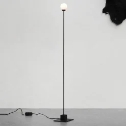 Northern gulvlampe Snowball, sort