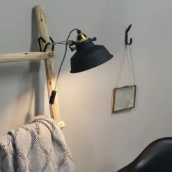 Steinhauer Nové væglampe med stik, sort