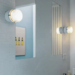 Oluce Fresnel - Væglampe med glaslinse IP44, grå