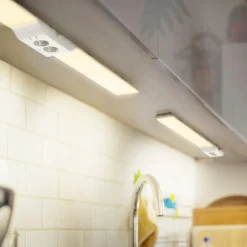 OSRAM LED-underskabsbelysning Socket hvid 3.000 K dæmpbar stikkontakter