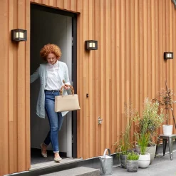 Parterre - terningformet LED udendørs væglampe^Philips Discount