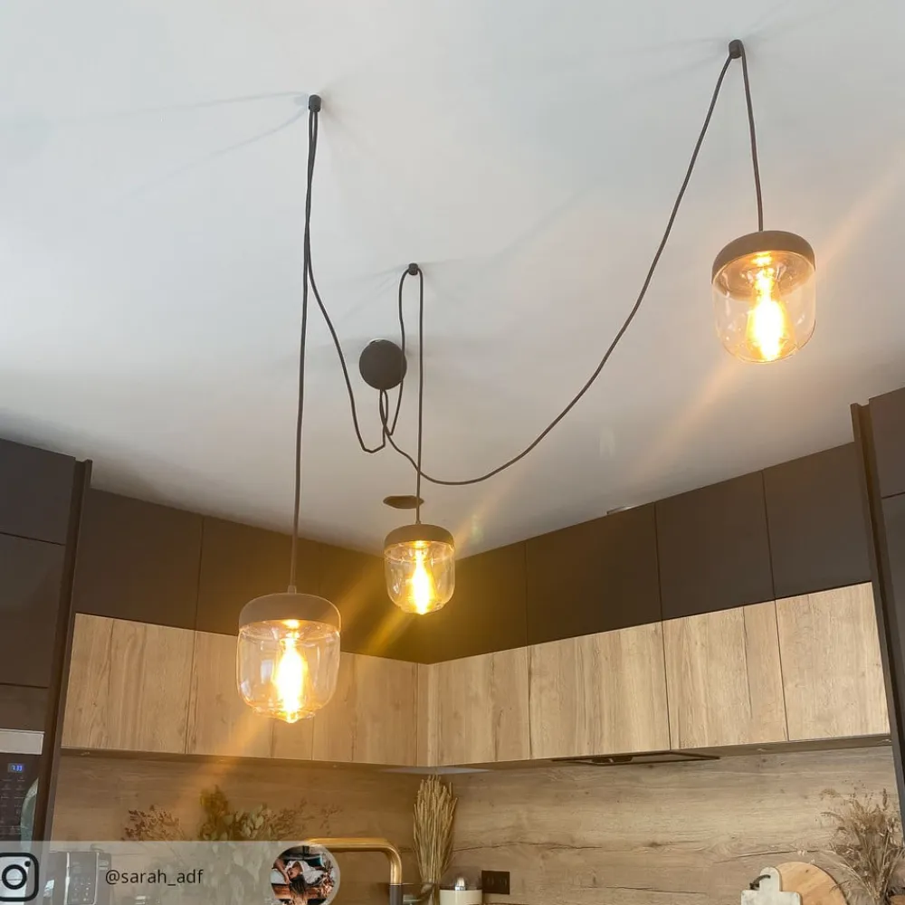 UMAGE Pendellampe Acorn sort og kobber - 3 lyskilder