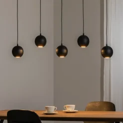 Pendellampe Midnight helt i sort 5 lyskilder^HELAM Hot