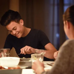 Classic LED-pære E14 B35 6,5W 2.700K, klar^Philips