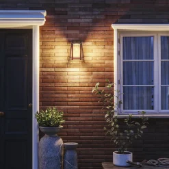 Philips udendørs LED-væglampe Lysin UE, sensor, IP44