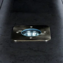 Riya nedgravningslampe, kantet, stål^PRIOS Hot